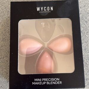 Mini make up beauty blender